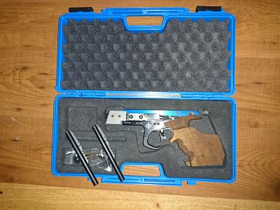 HOLA PONGO A LA VENTA PISTOLA MACH GUM MG-4 EN PERFECTO ESTADO CON DOS CARGADORES Y DOS GATILLOS,EL ARMA 00