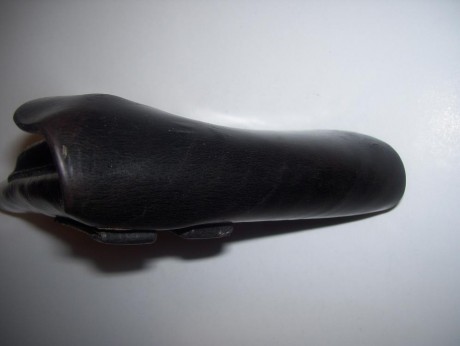 Hola 
vendo una funda original para la pistola Astra 600 
la funda es alemana de epoca de post-guerra 12