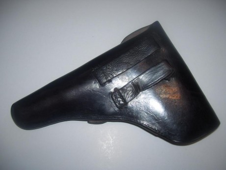 Hola 
vendo una funda original para la pistola Astra 600 
la funda es alemana de epoca de post-guerra 10