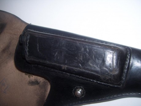 Hola 
vendo una funda original para la pistola Astra 600 
la funda es alemana de epoca de post-guerra 21