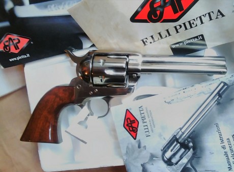 Vendo revólver pietta 1873 ..calibre 45LC .. Acabado nikel ... Nuevo Sin Estrenar ... Comprado por capricho 02