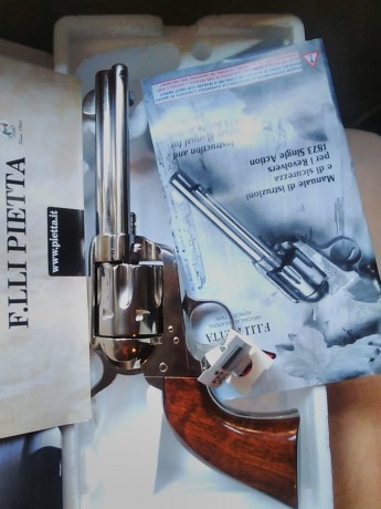 Vendo revólver pietta 1873 ..calibre 45LC .. Acabado nikel ... Nuevo Sin Estrenar ... Comprado por capricho 00