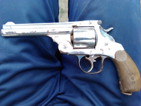 Hola soy nuevo en esto, tengo un revolver, que encontré en el desván que según mi padre era de su abuelo, 91