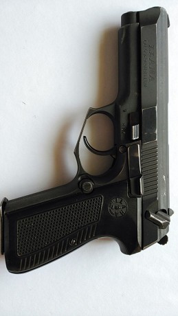 Buenas tardes.
Un compañero de club me pide que le ponga a la venta una pistola Llama M-82 del 9 Pb. Estéticamente 01