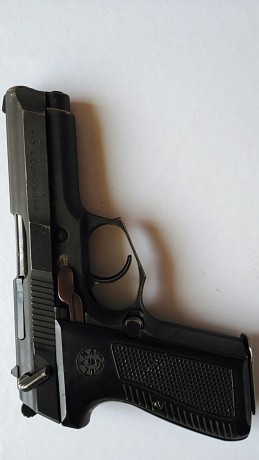 Buenas tardes.
Un compañero de club me pide que le ponga a la venta una pistola Llama M-82 del 9 Pb. Estéticamente 00