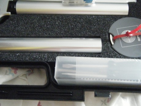 Se vende, por no usar, pistola Steyr LP10, comprada en 2015 a Pablo de Ibergrips. LLeva dos botellas con 02