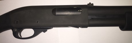 Se vende esta espectacular escopeta REMINGTON 870 POLICE MAGNUM, del calibre 12 (admite cartuchos standard 22