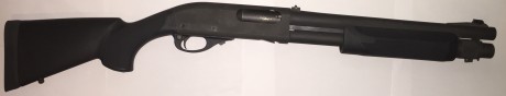 Se vende esta espectacular escopeta REMINGTON 870 POLICE MAGNUM, del calibre 12 (admite cartuchos standard 20