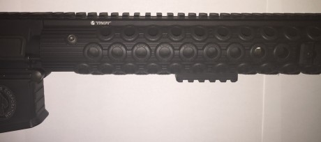Se vende este espectacular rifle AR15, fabricado por SOCOM, en calibre 9mm PB, y con cañón de 12".
El 11