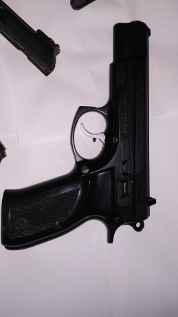 Pistola cz75B 9mm y kit del 22 original  , consta de pistola cz75B con gatillo afinado y tope final de 20