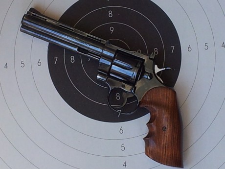 Cambio este Python  por :

Ruger 44 MG
Ruger GP 100 en 357 MG de 4"
Revolver 45 LC guiado en AE

Saludos 00