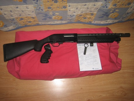 Hola. Vendo esta escopeta de corredera tiene 35cm. de cañón, calibre 12 magnum,. Probada a 1400Kg.con 02