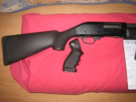 Hola. Vendo esta escopeta de corredera tiene 35cm. de cañón, calibre 12 magnum,. Probada a 1400Kg.con 00