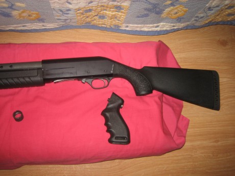 Hola. Vendo esta escopeta de corredera tiene 35cm. de cañón, calibre 12 magnum,. Probada a 1400Kg.con 20