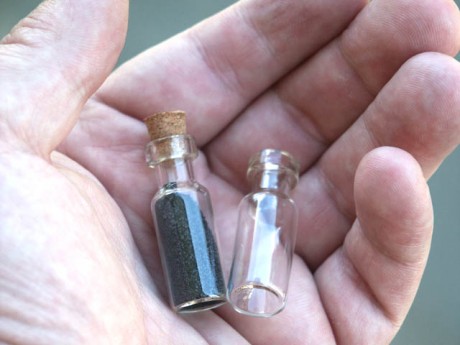 Buscando botes para llevar las dósis de pólvora, me encontré en ebay con unas botellitas de cristal y 60