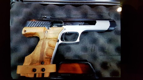 Cz 122 sport guiada con licencia F arma de 6" con 2 cargadores cacha original y cacha anatómicas 02
