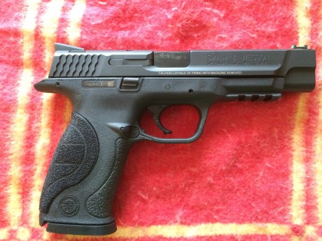  VENDO PISTOLA SEMI NUEVA SMITH&WESSON MP9 PRO 9 PARABELUM 

-------------------------------VENDIDA------------------------------------------------

3 01
