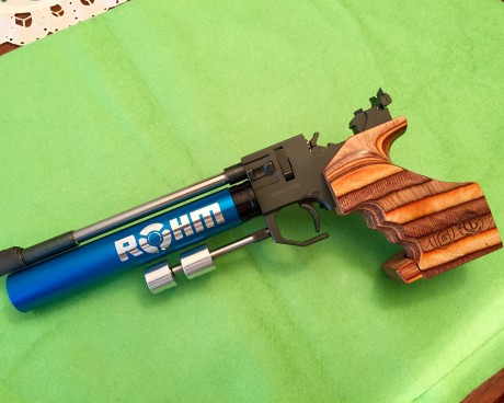 Pistola Twinmaster en buen estado, ideal para iniciarse.
Precio 200 euros para entrega en zona de Sabadell, 01