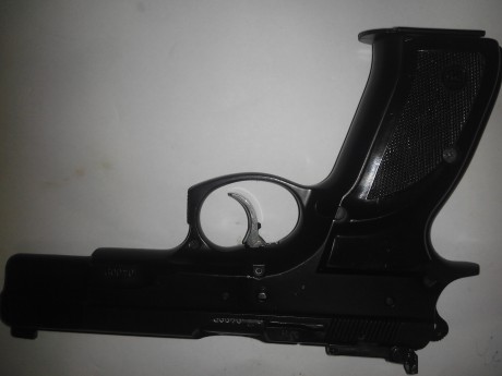 buenos dias vendo breno cz 75 por 150 eu, los portes corren por cuenta de lcomprador 01