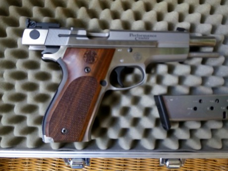 Hola, vendo Pistola S&W 952-2 Inox. 5" Performance Center, en impecable estado, con todos sus 01
