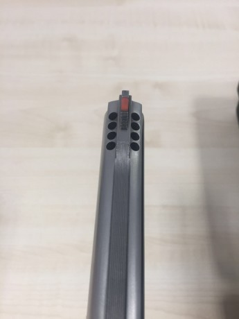 Vendo revolver Taurus 8" calibre 44 mágnum, estado impecable con pocos tiros, cromado.
Regalo funda 02
