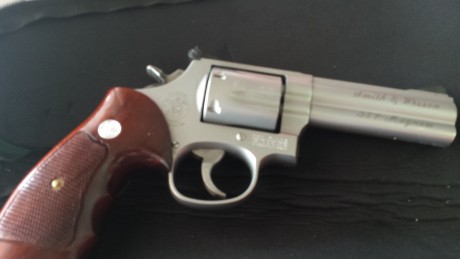 En perfecto estado calibre 357 de 4 pulgadas esta en gerona y se puede ver y probar 
Preció 800€ es una 00