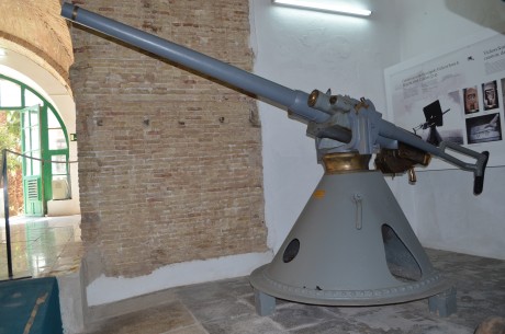 Buenas, quisiera me ayudarais a ubicar este proyectil, es un 57 mm pero no encuentro nada sobre él, yo 30