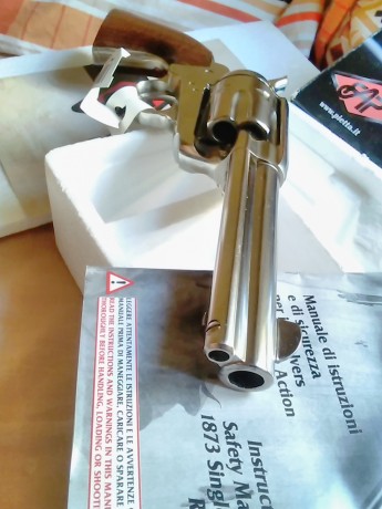 Vendo revólver pietta 1873 ..calibre 45LC .. Acabado nikel ... Nuevo Sin Estrenar ... Comprado por capricho 70