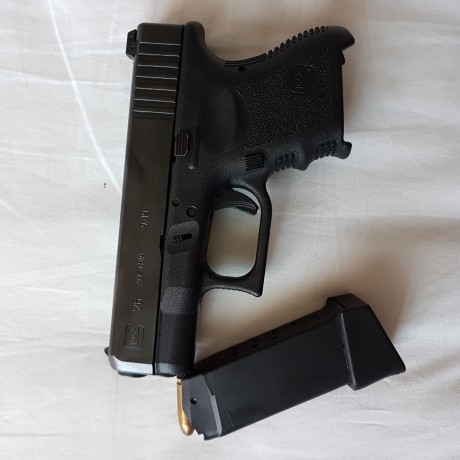 Hola a todos,  vendo mi glock 26 9mm por no usar,  la tengo desde principios del 2015 y nunca disparé 00