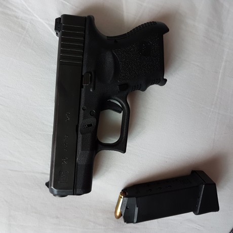 Hola a todos,  vendo mi glock 26 9mm por no usar,  la tengo desde principios del 2015 y nunca disparé 00