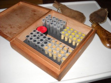 Buscando botes para llevar las dósis de pólvora, me encontré en ebay con unas botellitas de cristal y 100