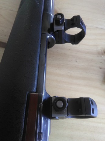 vendo rifle Vöere modelo stlf3 en calibre 8x68 con cañón de 66 cm.
culata Bell & Carlson con pilares 01