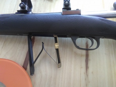vendo rifle Vöere modelo stlf3 en calibre 8x68 con cañón de 66 cm.
culata Bell & Carlson con pilares 10