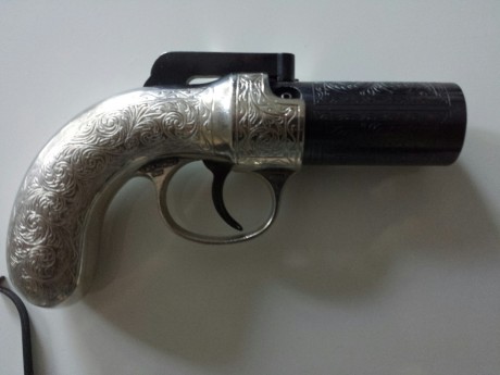 Se vende Astra pepperbox del 22 avancarga. El revolver esta perfecto a nivel estetico pero el fleje que 02