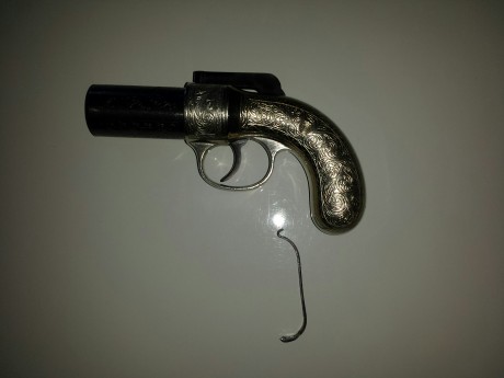 Se vende Astra pepperbox del 22 avancarga. El revolver esta perfecto a nivel estetico pero el fleje que 00