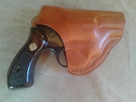 Como nuevo, sin uso, con funda hecha a la medida, 150€. Interesados contactar al mal , jurufer1955@gmail.com. 01
