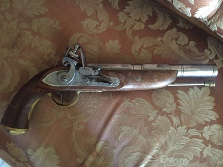 Hola a todos. No sé si alguien podría ayudarme pero tengo la posibilidad de adquirir dos pistolas de avancarga 02