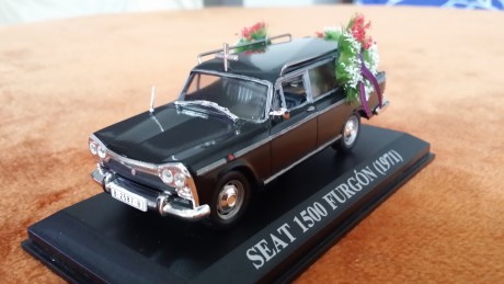 Compro coches-camiones-autocares-autobuses en miniatura, preferiblemente escala 1/43.
seguro que los teneis 112