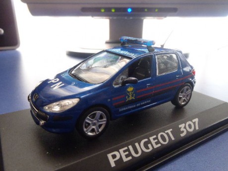 Compro coches-camiones-autocares-autobuses en miniatura, preferiblemente escala 1/43.
seguro que los teneis 122