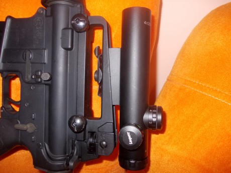 Hola, vendo sabre en cal 222, va con un visor leapers, el mítico de 4 x 20 mil dot (rojo/verde). Tiene 01
