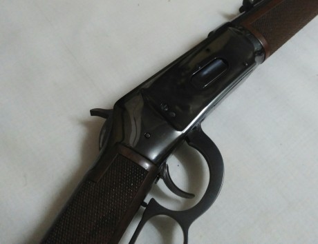 Se vende rifle de palanca Winchester modelo 94 en calibre 375 win, en un estado de 9 sobre 10.

Precio 02