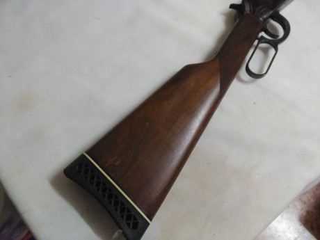 Se vende rifle de palanca Winchester modelo 94 en calibre 375 win, en un estado de 9 sobre 10.

Precio 01