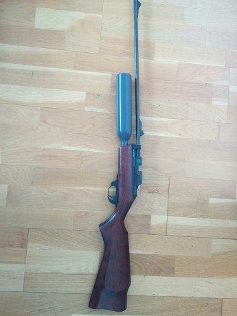 En perfecto estado. Sólo un pequeño arañazo que se ve en la foto de la parte derecha de la carabina. Literalmente 01