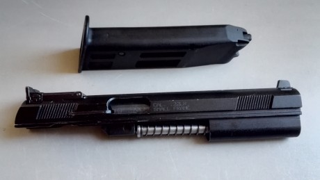 SE VENDE Kit del 22mm lr, necesita repaso tiene interrupciones puede ser la aguja pero no lo utilizo por 52