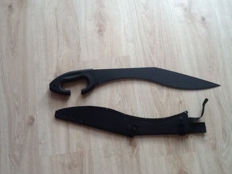 Machete KOPIS de la marca Cold Steel sin uso, completamente a estrenar junto con su funda original!
El 00