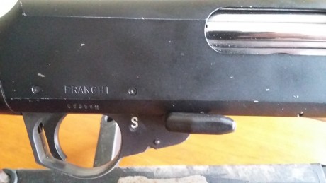 Se vende.
AUNQUE despues de lo de Niza entran dudas de quitarla.
 Escopeta de corredera marca Franchi(la 52