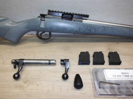 VENDIDA carabina del 22 CZ452 Varmint.
Disparador al pelo.
Segunda bola de cerrojo y bola en forma de 11