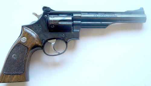 Vendo revolver llama del 357 en 6 pulgadas 250€ envio incluido
el revolver esta en Toledo Guiado en F 00