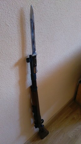 Buenas compañeros,

Ha llegado a mis manos una bayoneta alemana de la Segunda Guerra Mundial. Código Waffenamt 22