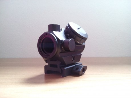 En venta visor tipo punto rojo Bushnell TRS-25.Practicamente nuevo,con muy poco uso,esta impecable sin 02
